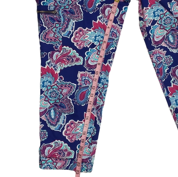Chicos Luxe Floral Paisley Print Utility Cropped Pants Sz 1 US 8 Medium Stretchy - Picture 15 of 16